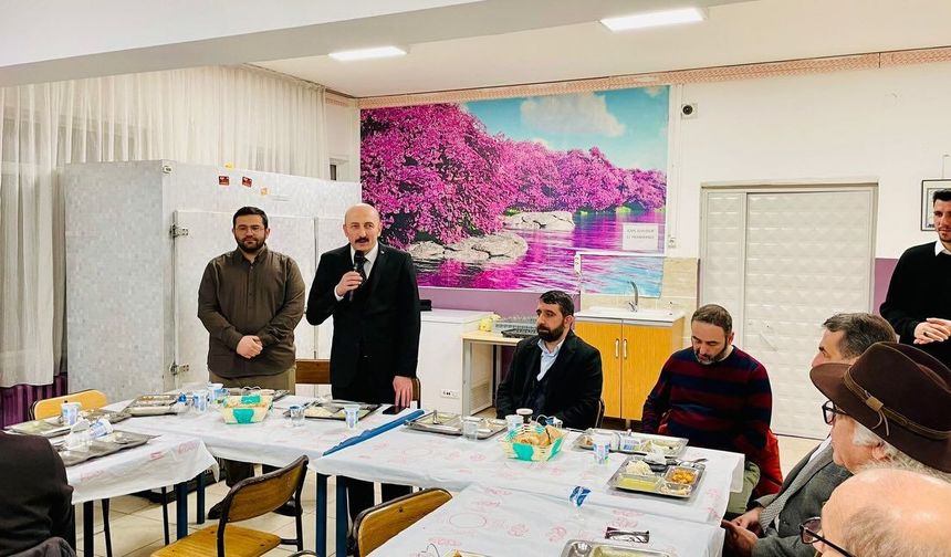 Müdür Altınöz İftar Programına Katıldı