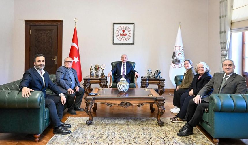 Vali Turan Konuklarını Makamında Ağırladı