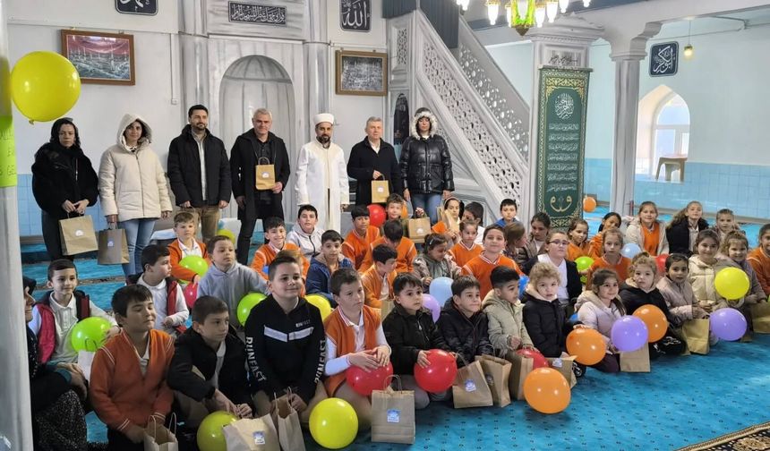 Öğrencilerden Düğüncübaşı Köyü Camii’ne Ziyaret