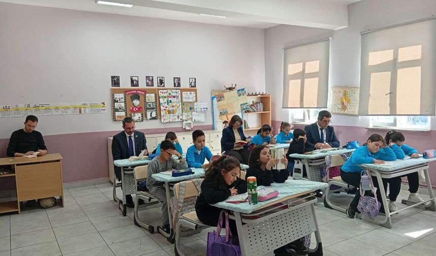 Kaymakam Özderin, Okuma Saatine Katıldı