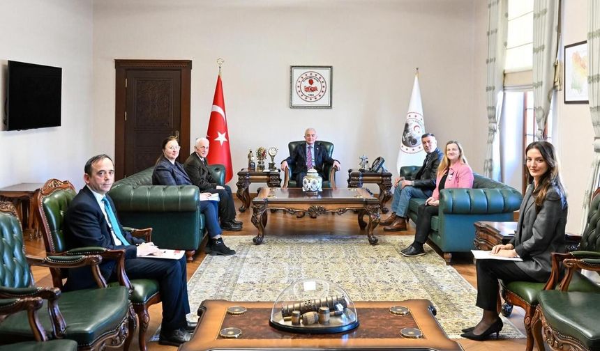 Vali Turan Şehit ve Gazi Derneklerini Ağırladı