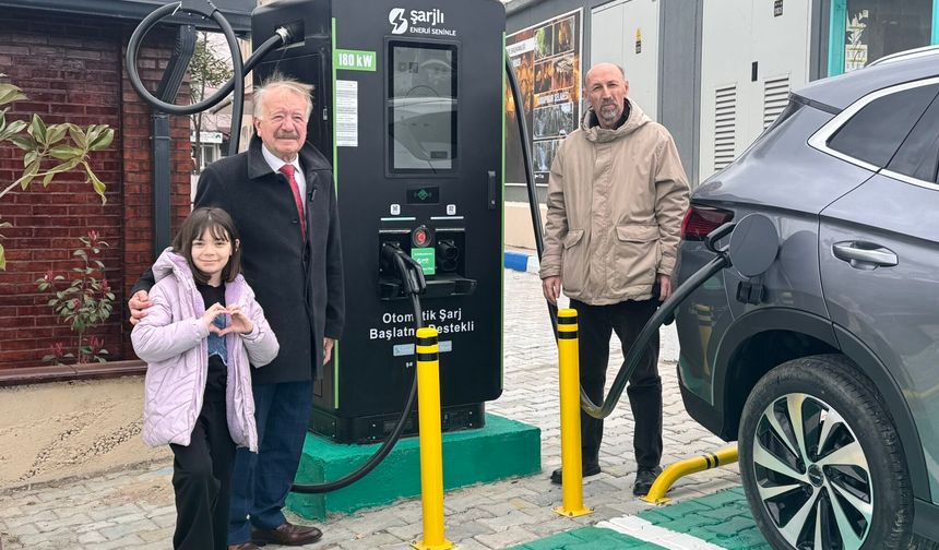 Üsküp’te Elektrikli Araç Şarj İstasyonu Hizmete Girdi