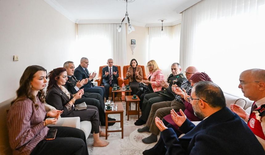Vali Turan’dan Şehit Ailesine Bayram Ziyareti