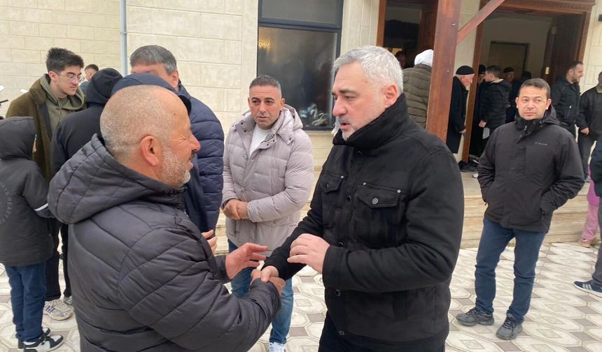 Sarıçam Bayram Namazı Sonrası Vatandaşlarla Buluştu