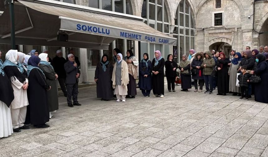 Lüleburgaz’da Umre Yolcuları Dualarla Uğurlandı