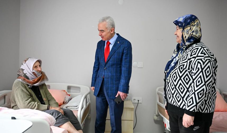 Vali Turan’dan Huzurevi Ziyareti