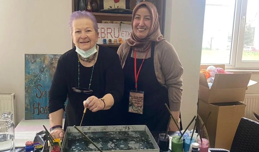 Yaşlılar Haftası’nda Ebru Etkinliği Düzenlendi