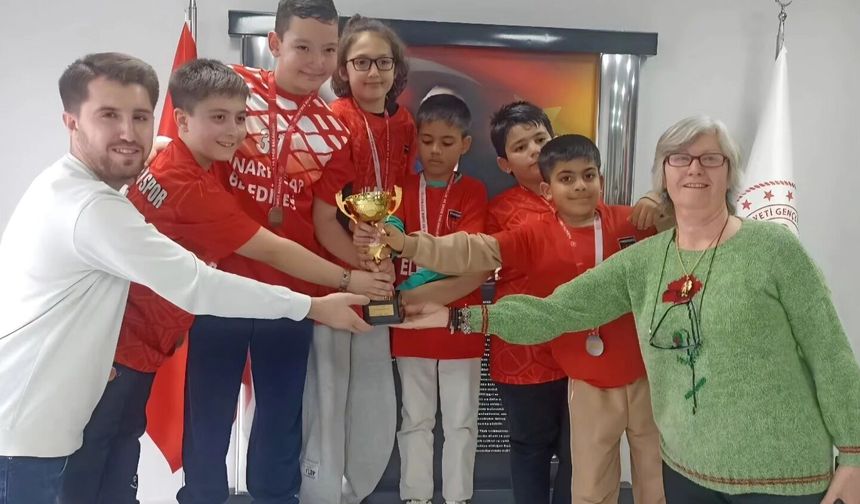 Başkan Talay’dan Satranç Takımına Tebrik