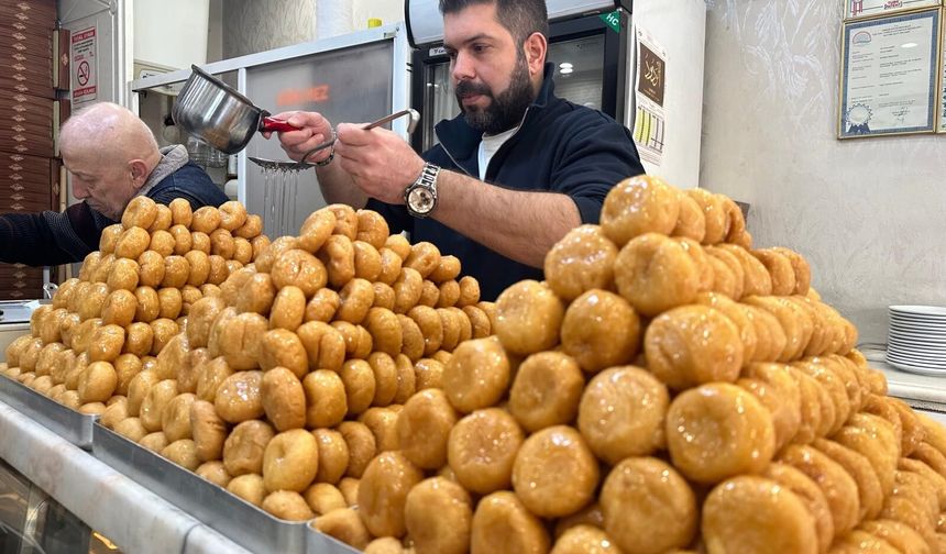 "Meraklı Baklavacı"nın 66 yıllık sırrı: Ramazan helvası