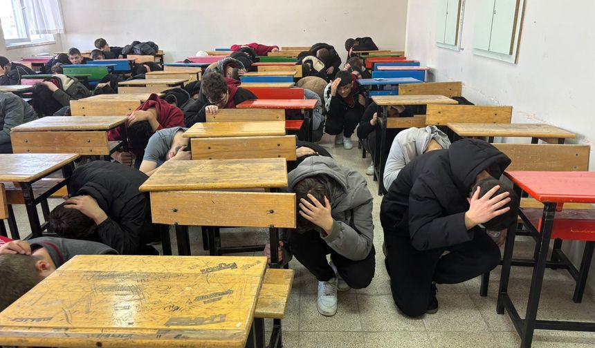 Babaeski'de öğrencilere deprem ve yangın eğitimi