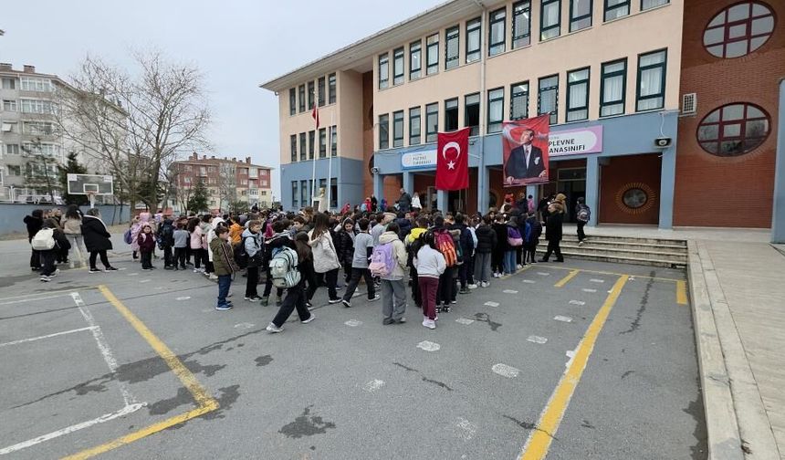Ara tatil sona erdi, okullarda ders zili yeniden çaldı
