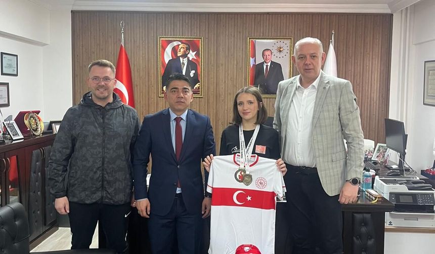 İl Müdürü Babuşcu, Şampiyon Aden Ünlü’yü Ağırladı