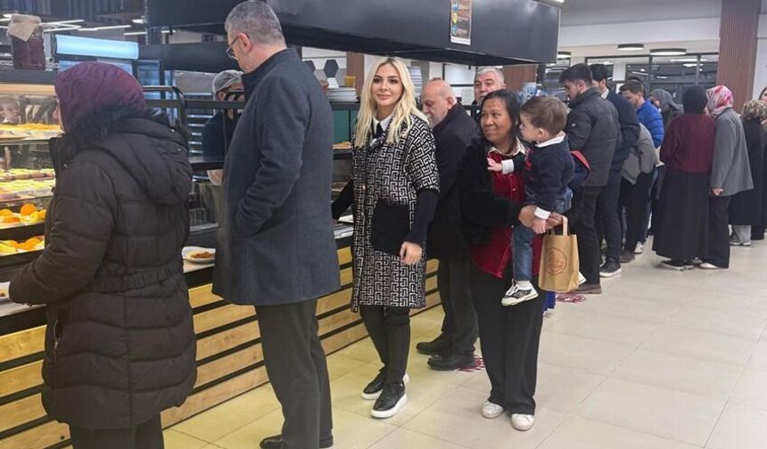 MERVE MERMER VE ASLAN BEBEK'DEN İFTAR YEMEĞİ