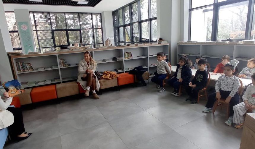 Minik Öğrenciler Masal Saatinde Buluştu