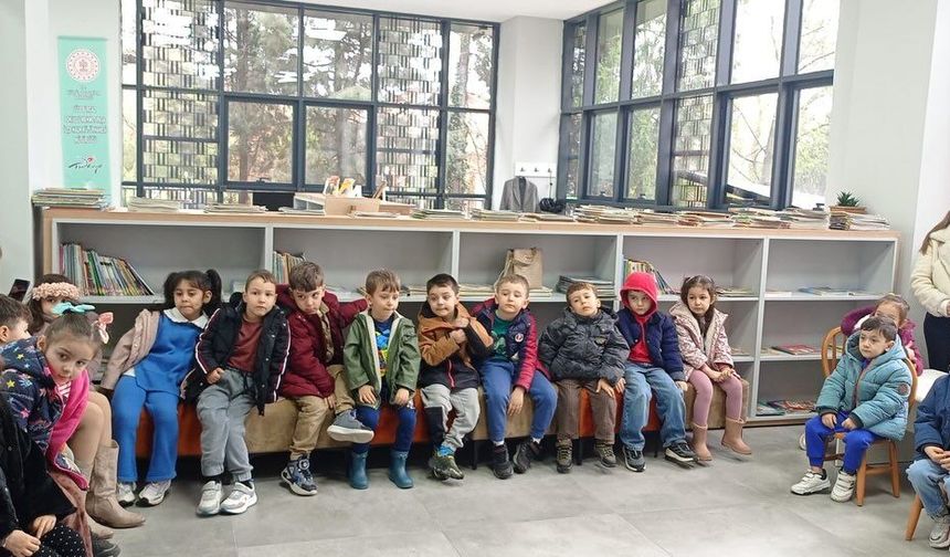 Masal Anaokulu Öğrencilerinden Kütüphaneye Ziyaret