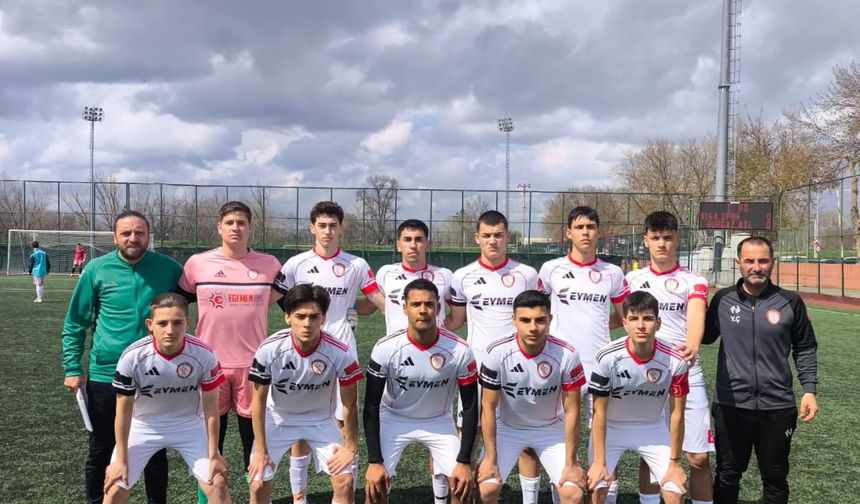 Lüleburgaz Atletik FK U-16’da Şampiyon