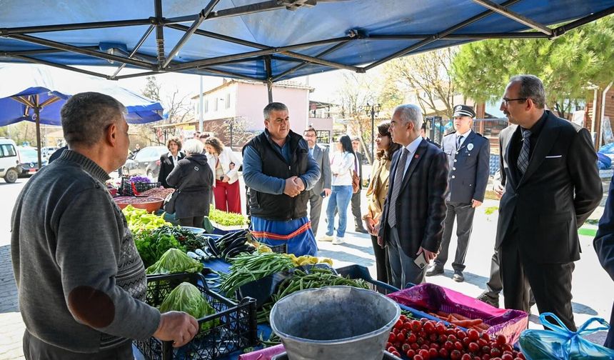 Vali Turan Kofçaz Pazarını Ziyaret Etti