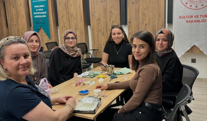 Kütüphane Haftası’na Özel Mum Atölyesi Düzenlendi