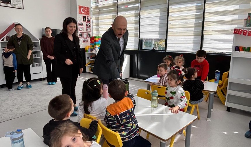 Müdür Altınöz’den Hastane Anaokuluna Ziyaret