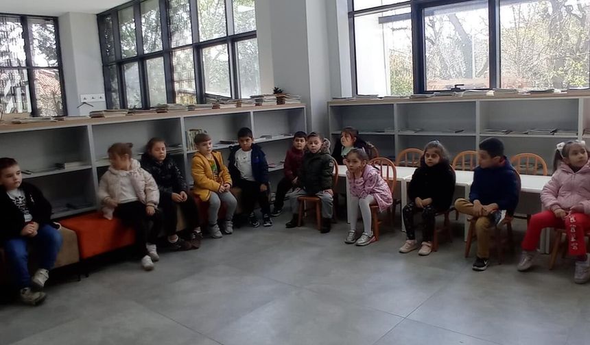 Okul Öncesi Öğrencilerinden Kütüphaneye Ziyaret