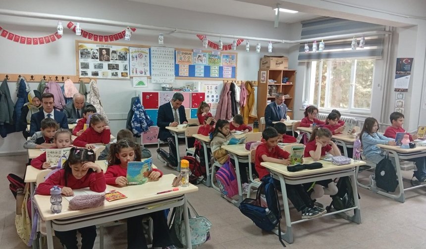 Pınarhisar’da Öğrencilerle Okuma Saati Etkinliği