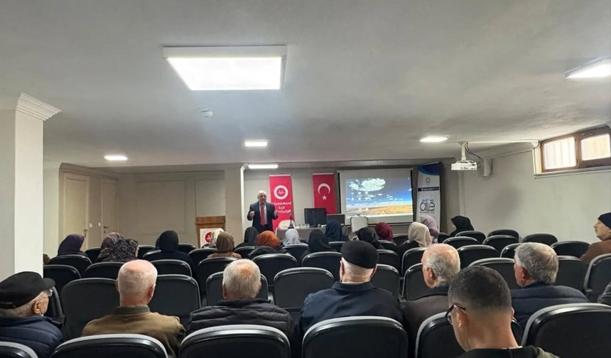 Lüleburgaz’da Hacı Adaylarına Eğitim Düzenlendi