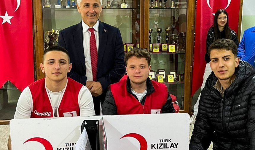 Kızılay’dan Okulda Kan Bağışı Etkinliği