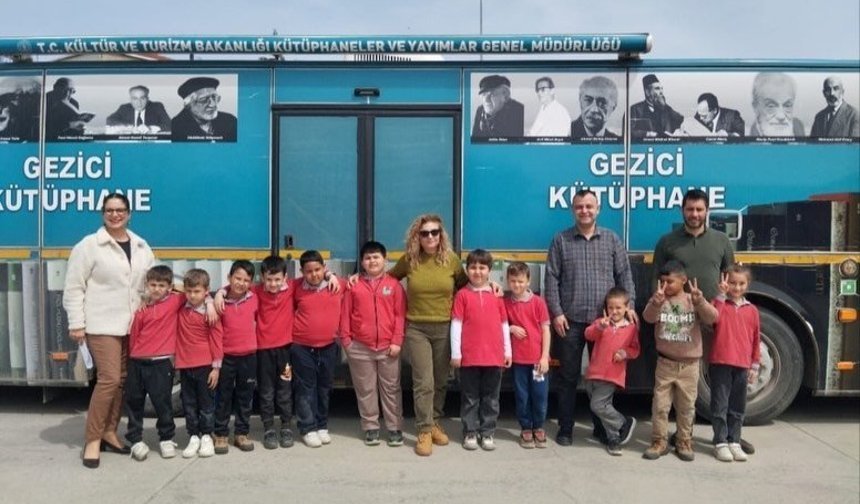 Gezici Kütüphane Kofçaz’da Öğrencilerle Buluştu