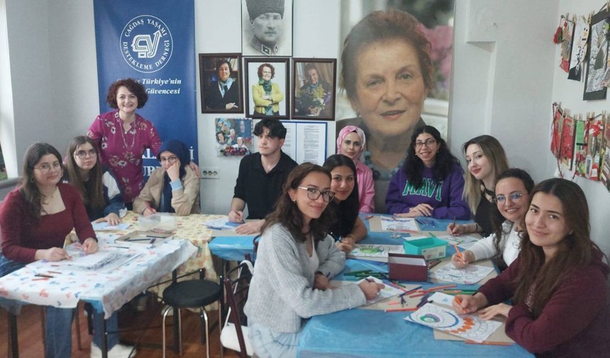 Dünya Sanat Günü Kırklareli’nde Gençlerle Kutlandı