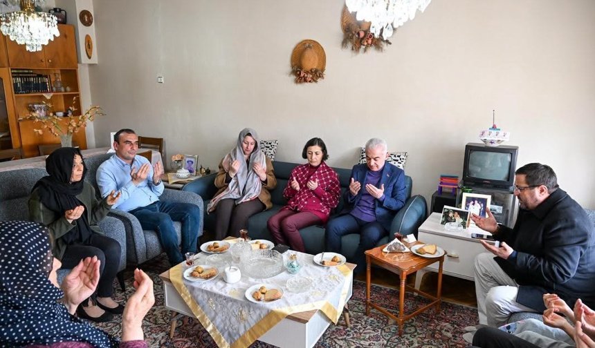 Vali Turan’dan Babat Ailesine Taziye Ziyareti