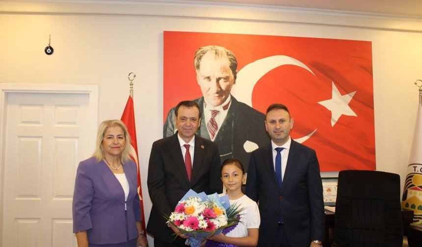 Vize’de Başkanlık Koltuğu Minik Ayşe’ye Emanet