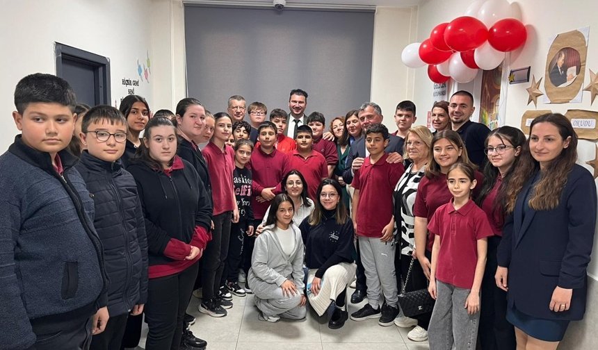 Babaeski Ortaokulu’na “Gelecek Kütüphanesi” Kazandırıldı