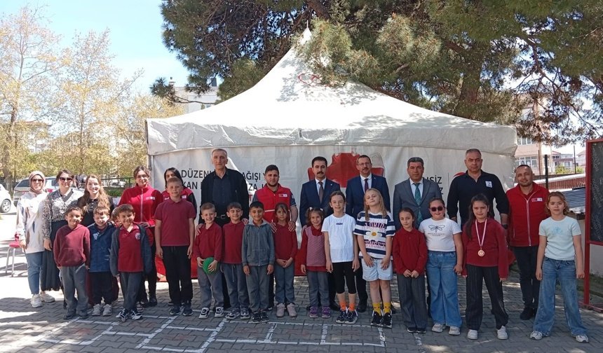 Kaymakam Özderin’den Kızılay Kampanyasına Ziyaret