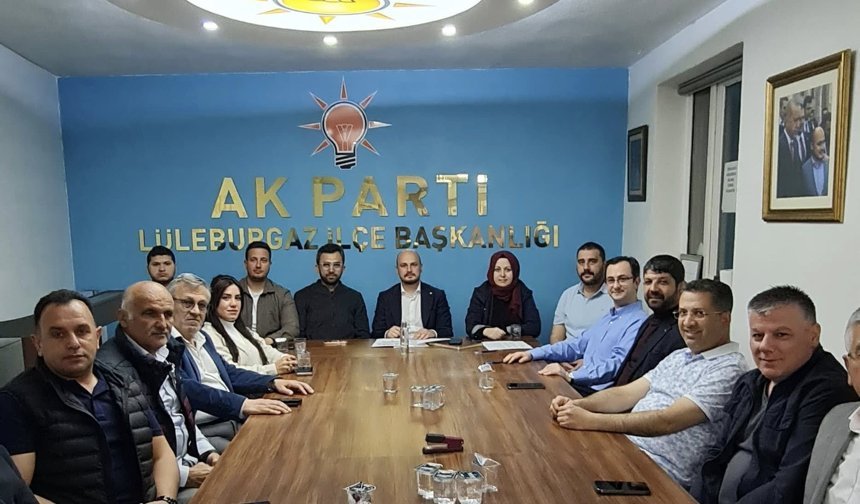 AK Parti Lüleburgaz’da Yönetim Kurulu Toplandı