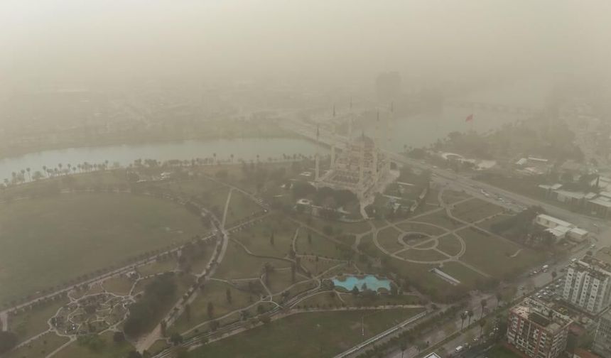 Adana'da toz taşınımı havadan görüntülendi