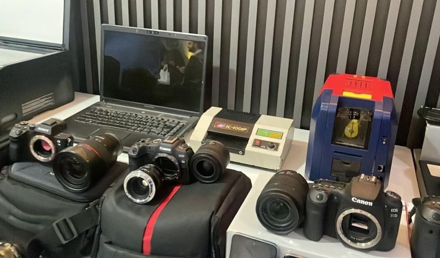 İstanbul'da kargo dolandırıcılığı şebekesine operasyon: 3’ü kadın 10 şüpheli şüpheli adliyeye sevk edildi