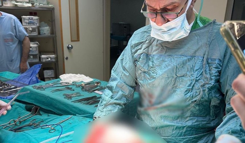 Kilo vermek için hastaneye giden çocuğun karnından 3,5 kiloluk kist çıktı