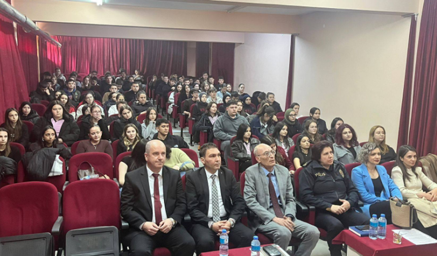 Vize Anadolu Lisesi’nde Kariyer Günü Yoğun İlgi Gördü