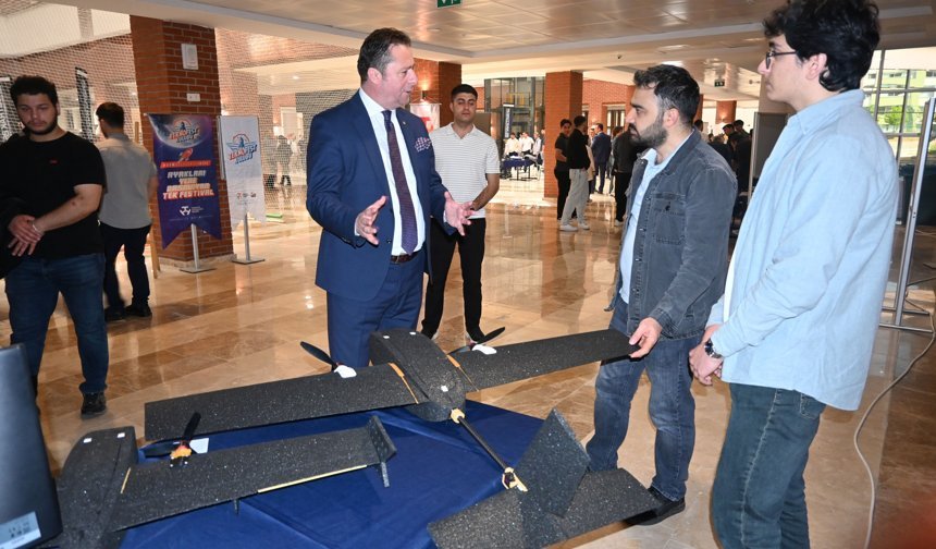 Özsan, ROBOTRAK’26 Teknoloji Sergisini Ziyaret Etti