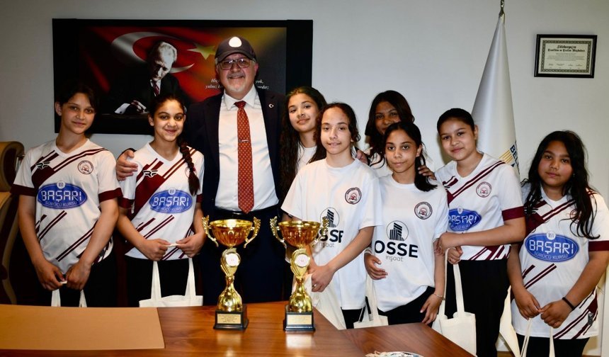 Şampiyon Bocce Takımları Başkan Gerenli’yi Ziyaret Etti