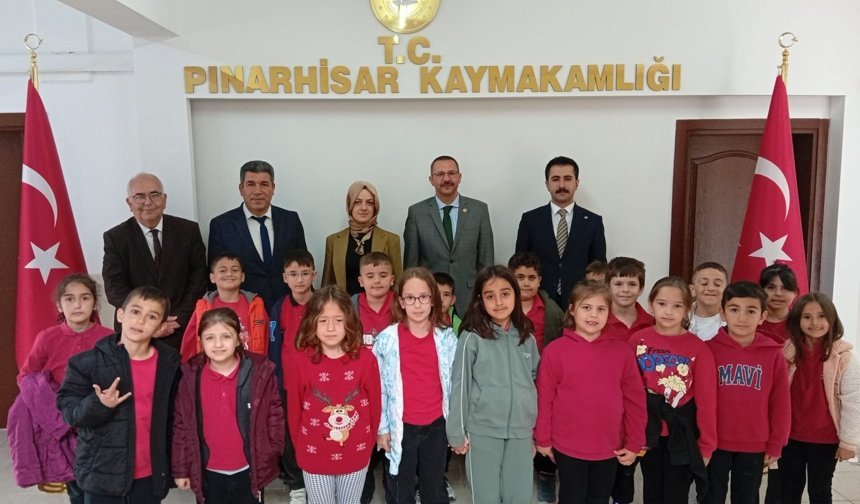 Öğrencilerden Kaymakam Özderin’e Ziyaret