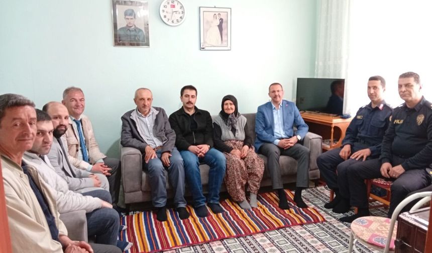 Kaymakam Özderin’den Şehit Annesine Anneler Günü Ziyareti