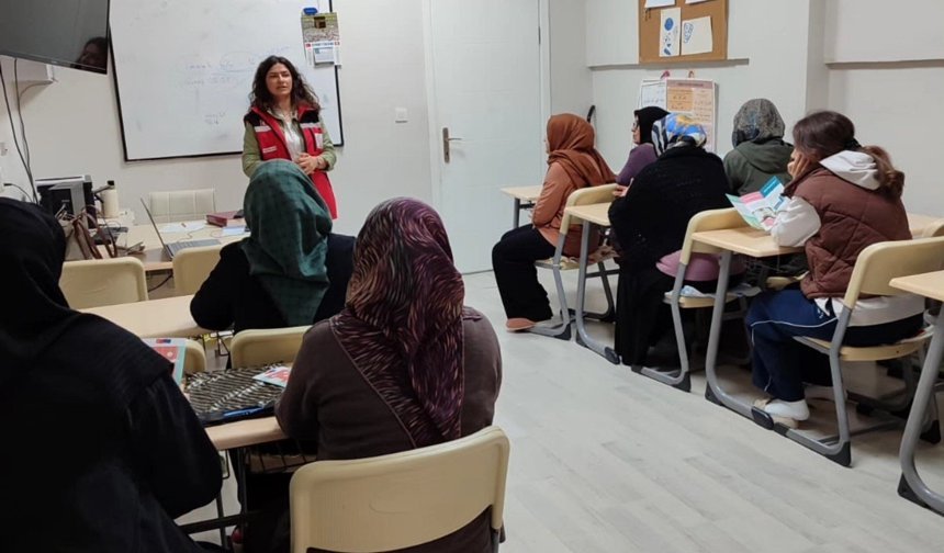 Lüleburgaz’da Tek Ebeveynli Ailelere Eğitim Düzenlendi