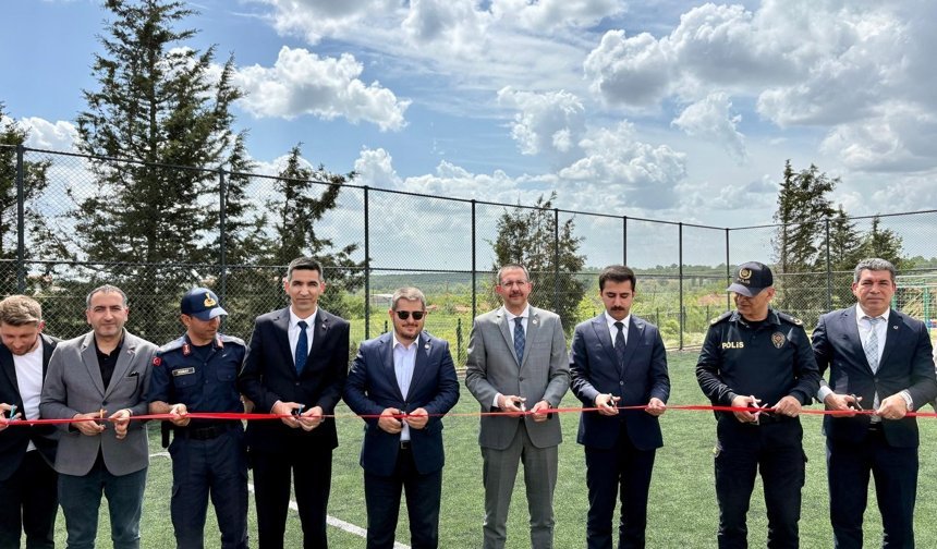 Cevizköy Ortaokulu’nda Halı Saha Açıldı