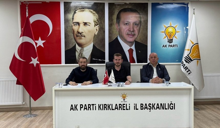 AK Parti Kırklareli Merkez İlçe Yönetimi Toplantı Düzenledi