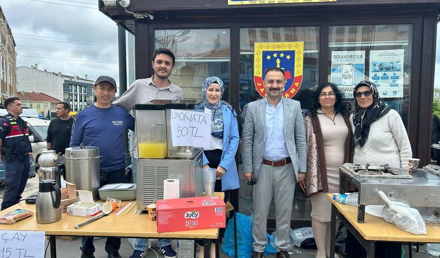 Başkan Erdem Kermeste Öğrencilerle Buluştu