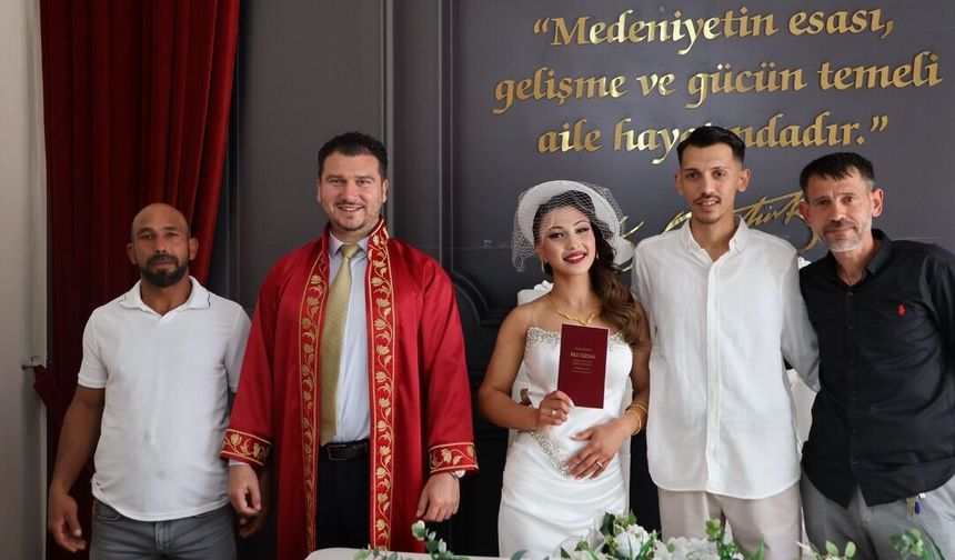 Başkan Yayla Nehir ve Emircan’ın Nikahını Kıydı