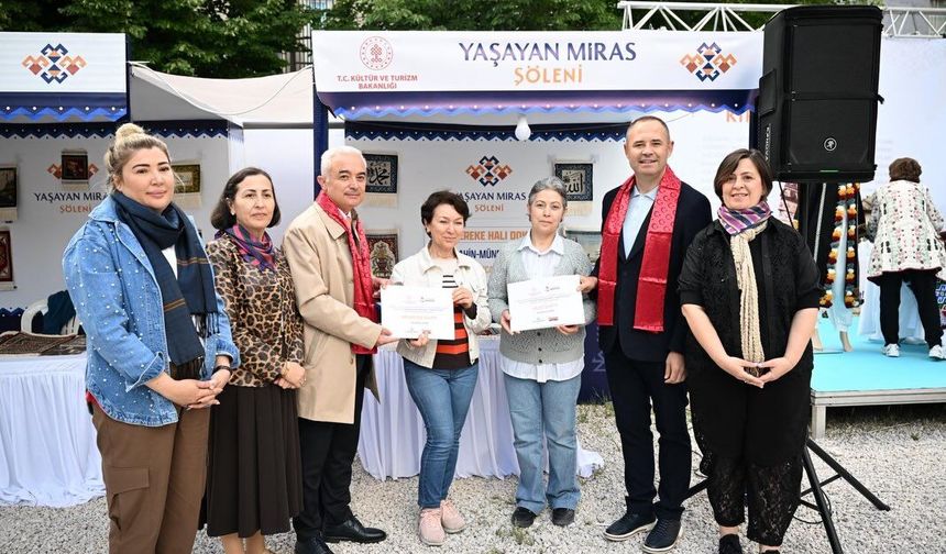 Poyralı Dokuması Festivale Taşındı