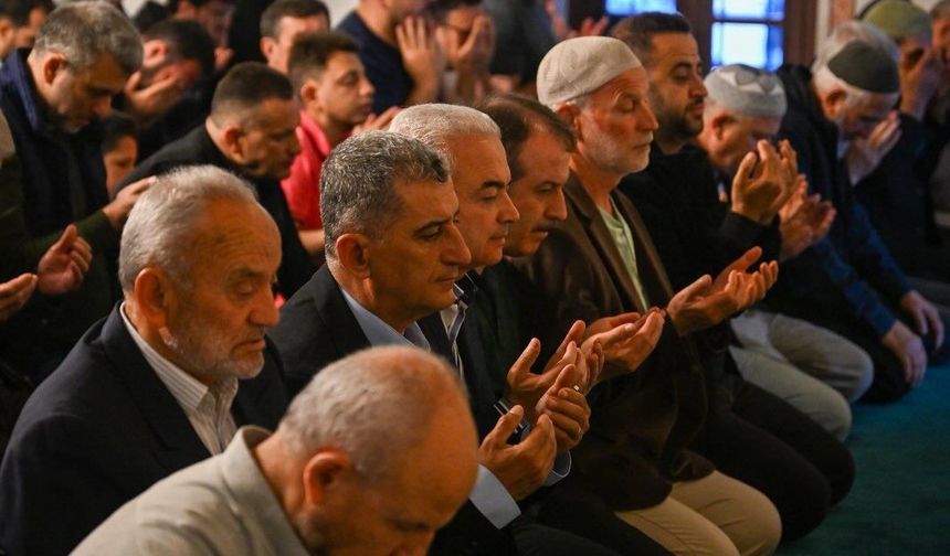 Vali Turan Vatandaşlarla Bayramlaştı