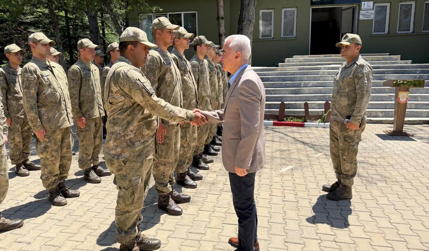 Vali Turan’dan Aziziye Hudut Karakolu’na Bayram Ziyareti